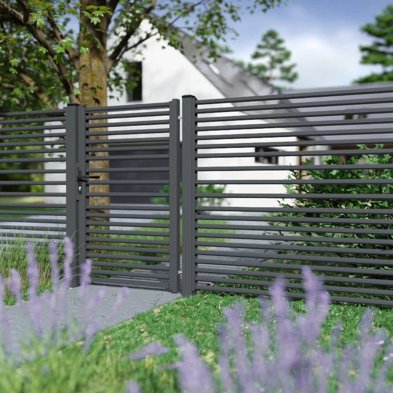 Przykładowa aranżacja ogrodzenia palisadowego z wykorzystaniem sztachet 8K w systemie ogrodzeniowym Kam-Eko